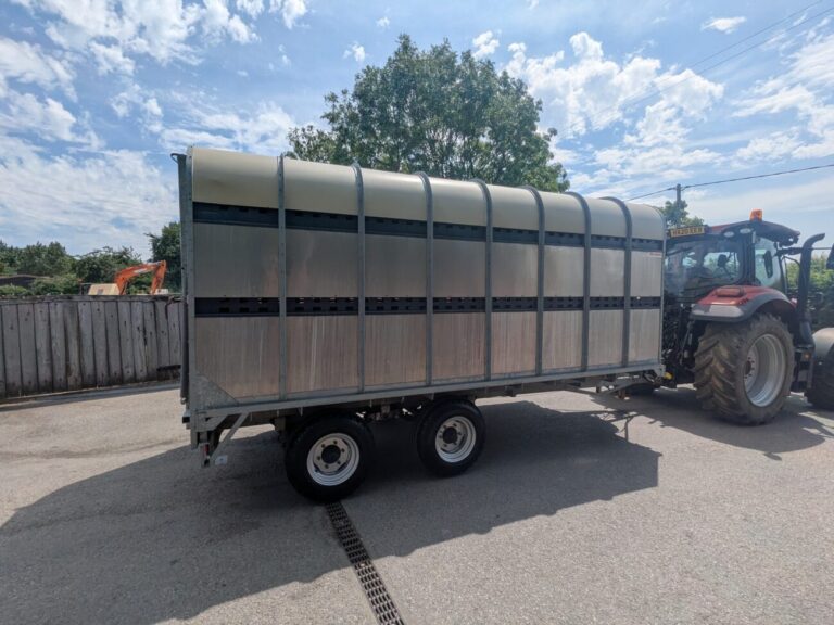 BATESON 90LT LIVESTOCK TRAILER
