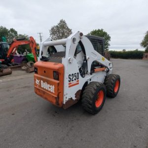 BOBCAT S250 TURBO SKIDSTEER