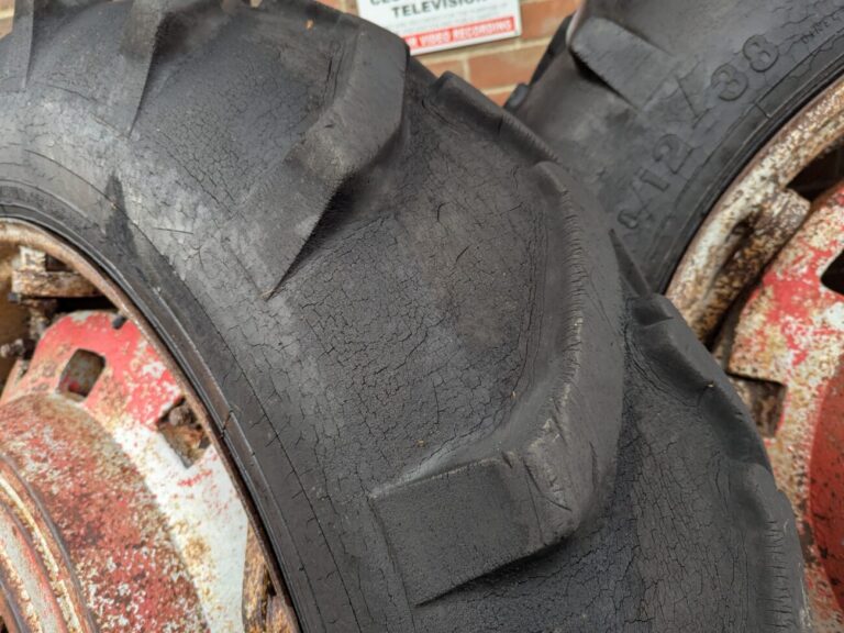 MASSEY FERGUSON PAVT WHEELS - Image 2