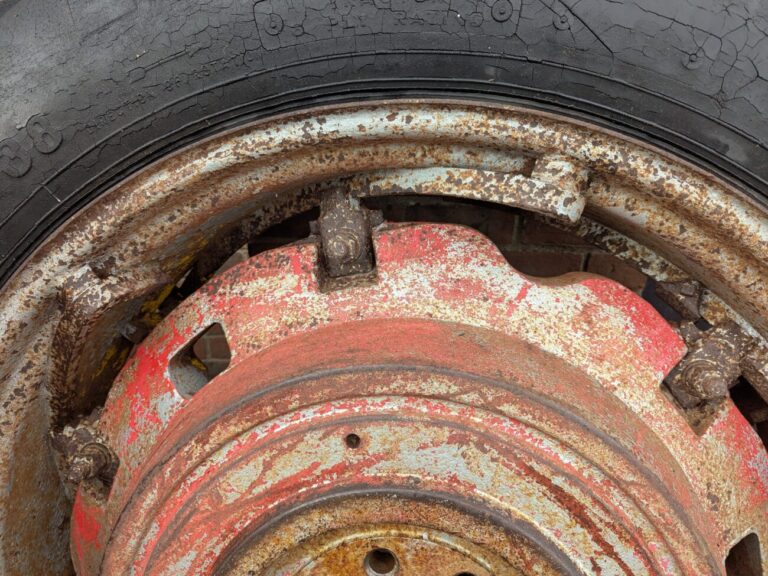 MASSEY FERGUSON PAVT WHEELS - Image 4