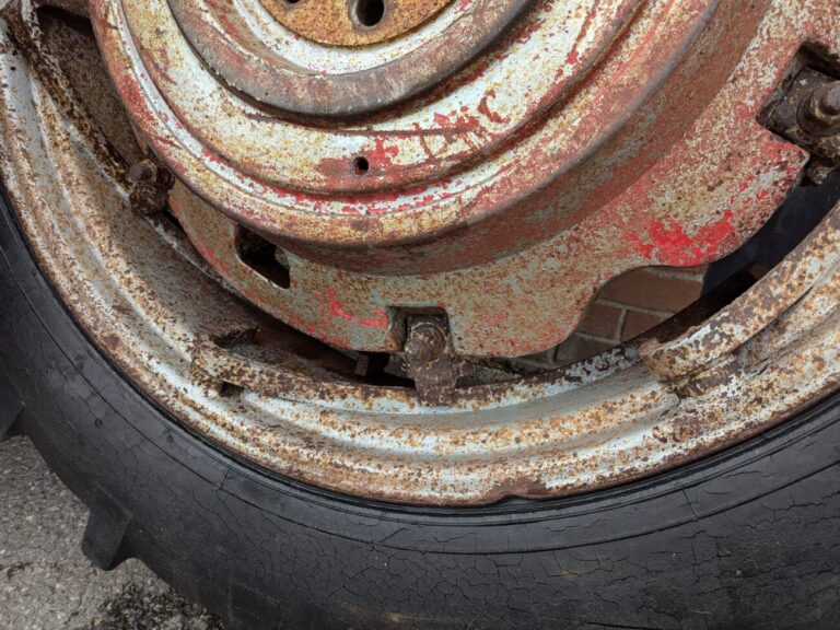 MASSEY FERGUSON PAVT WHEELS - Image 3